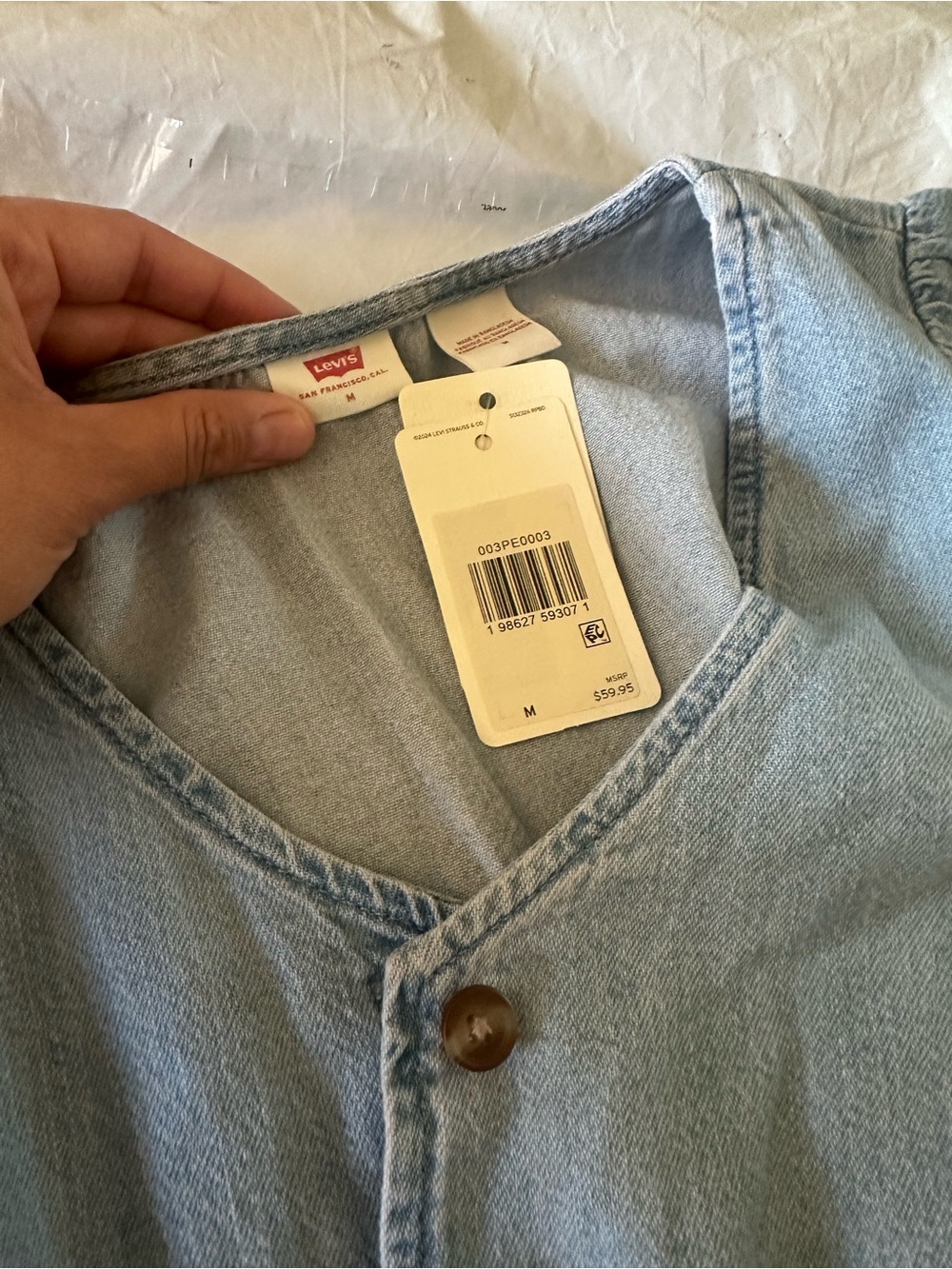Levi’s Moxie Short-Sleeve Denim Blouse - Picture 14 of 14
